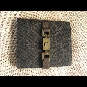 NEW Gucci women’s wallet with buckle
